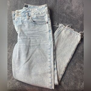 Abercrombie & Fitch High-Rise Mom 6R Jean